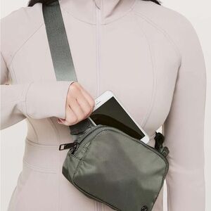 Lululemon everywhere belt bag sage NWT